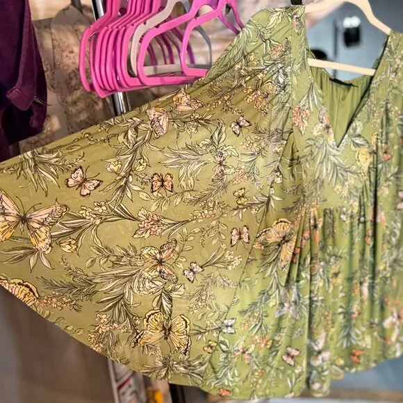 Lane Bryant PLUS SIZE 22/24 green floral butterfly flowy vneck blouse shawl - Picture 2 of 15